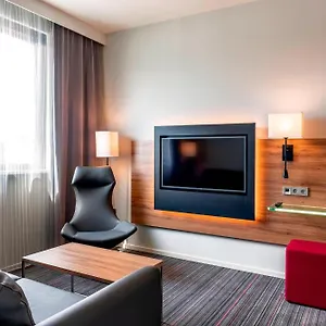 3* Отель Moxy Milan Linate Airport
